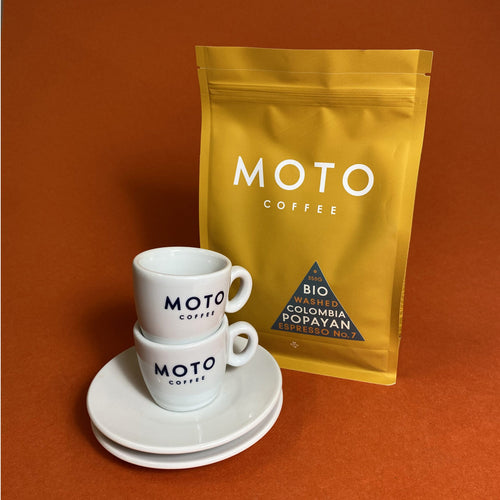 2 espresso-kopjes  + 1 x 350g koffie naar keuze